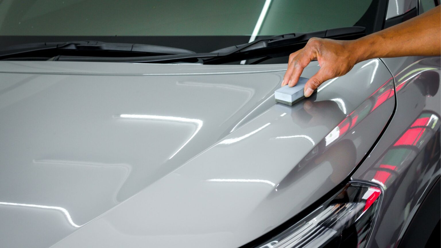 Sơn phủ ceramic xe ô tô là gì? Những điều cần biết về sơn phủ ceramic xe ô tô